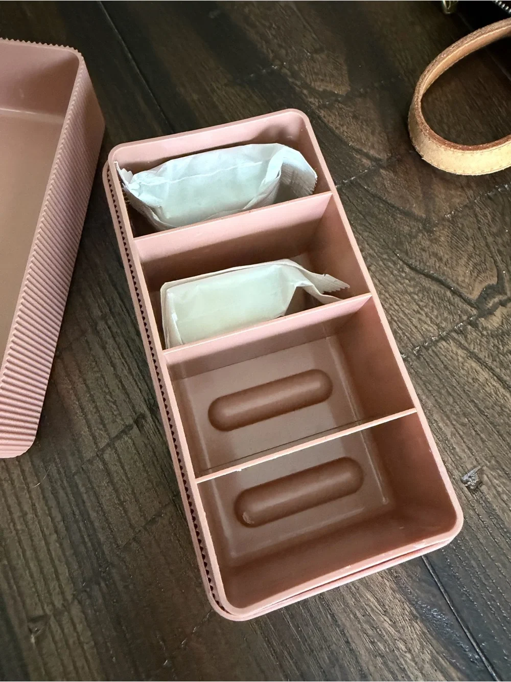 Kitsch Mauve-Pink Travel Case